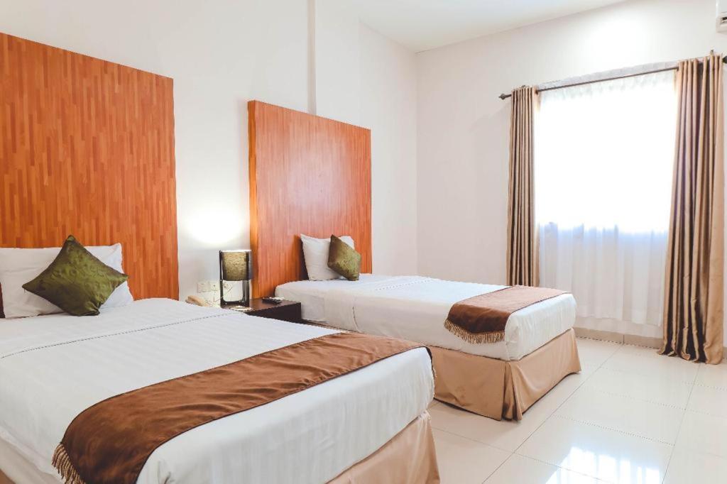 Saka Hotel Medan Sunggal Exteriör bild