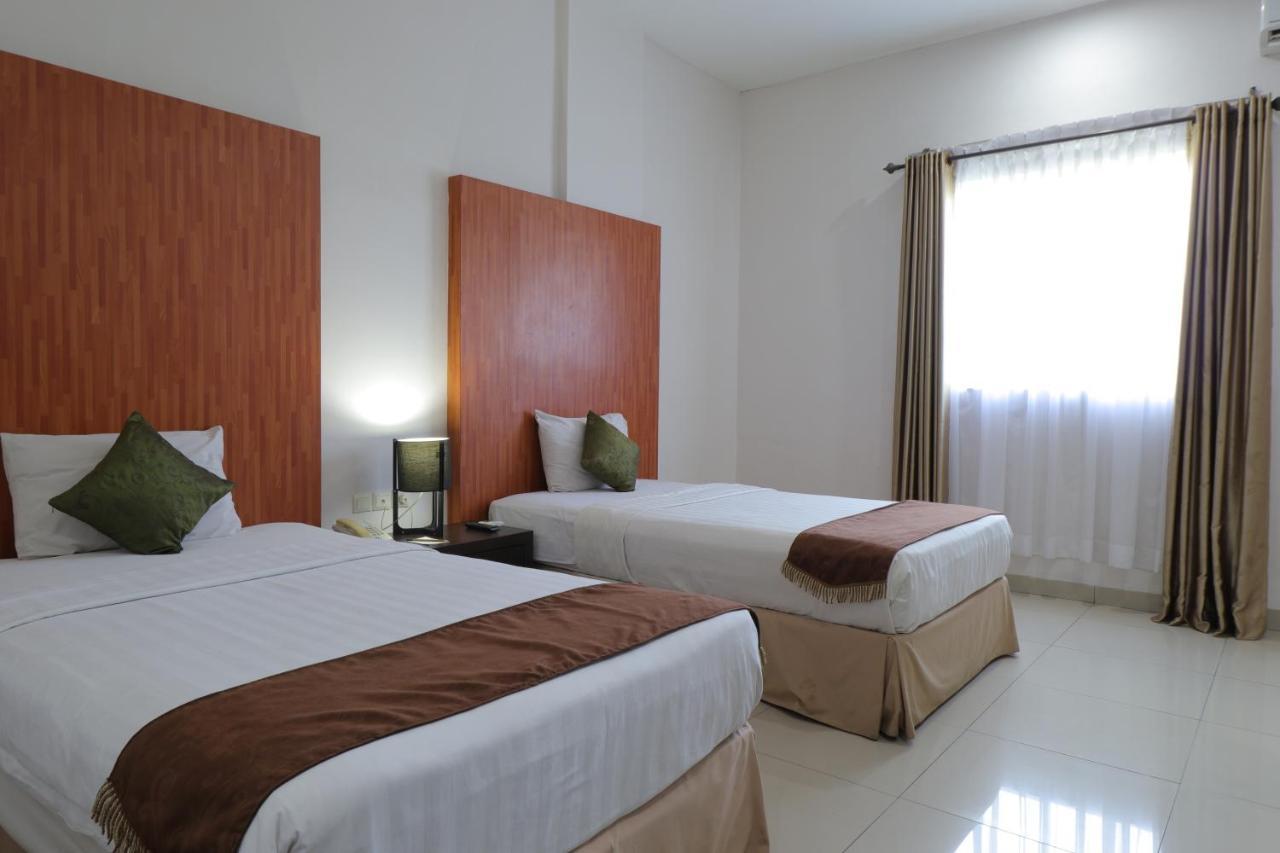 Saka Hotel Medan Sunggal Exteriör bild
